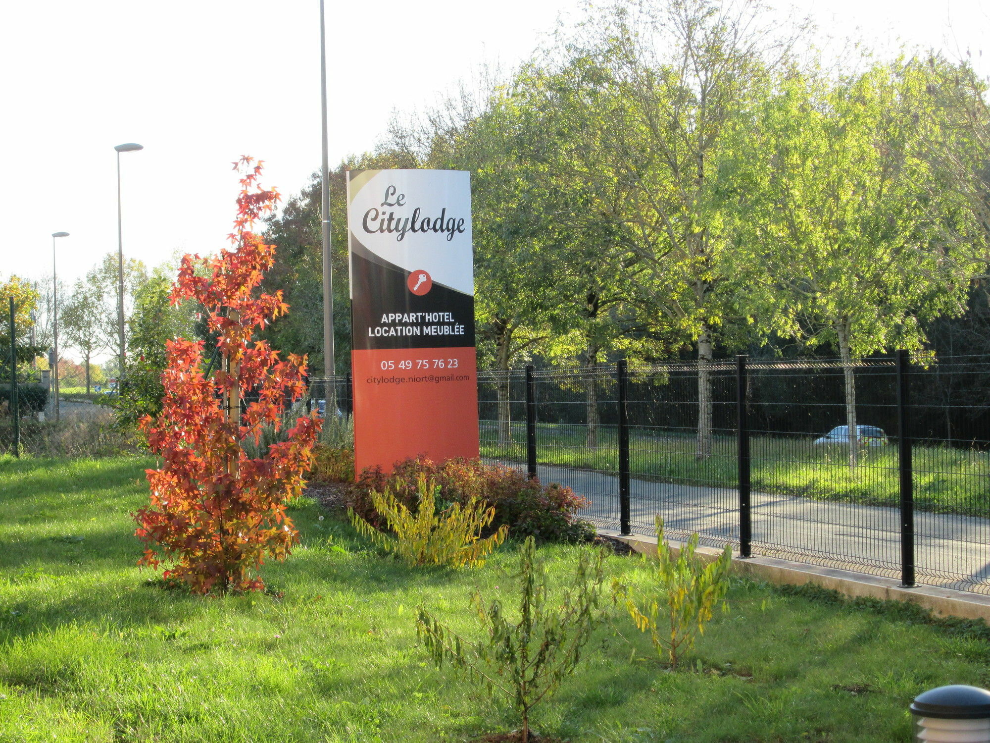 City Lodge Appart Hotel Niort Exterior photo